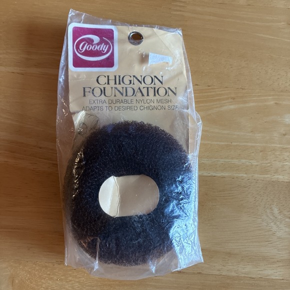 Accessories - VTG 70s Goody Chignon Foundation Adjustable Size Dark Brown NIP
